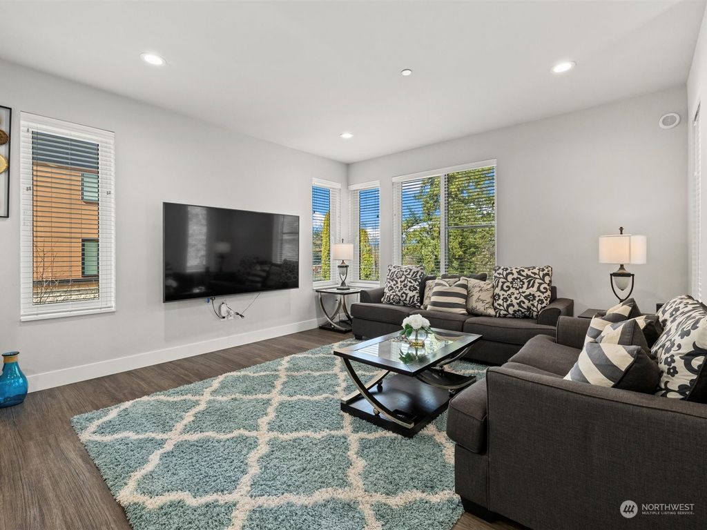 Photo of 22904 SE 5th Terrace, Sammamish, WA 98074 (MLS # 2210358)