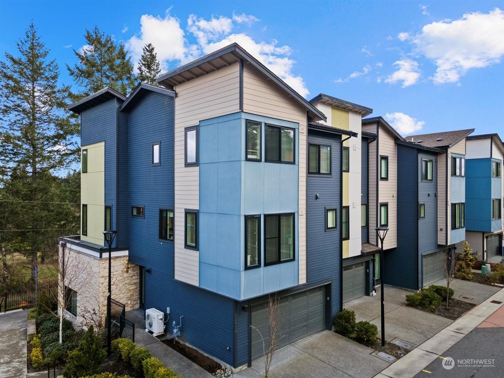 Photo of 22904 SE 5th Terrace, Sammamish, WA 98074 (MLS # 2210358)