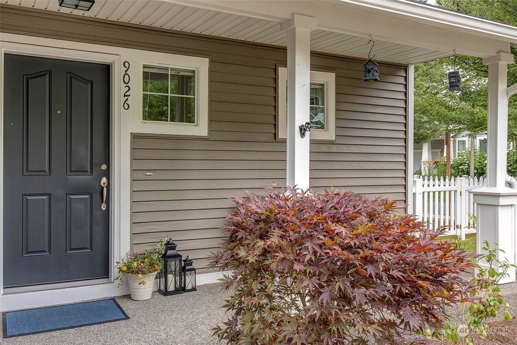 Photo of 9026 Venn Avenue SE, Snoqualmie, WA 98065 (MLS # 2143191)