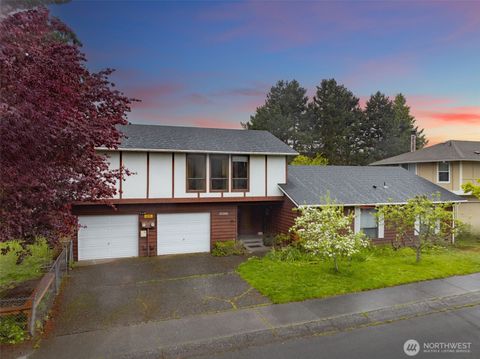 17305 Stone Court N Shoreline WA 98133