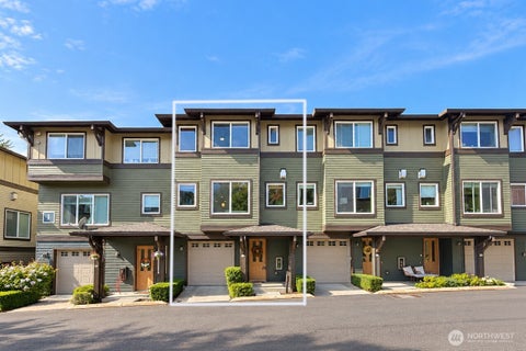 Photo of 2115 201st Pl SE PL #J2, Bothell, WA 98012 (MLS # 2585133)