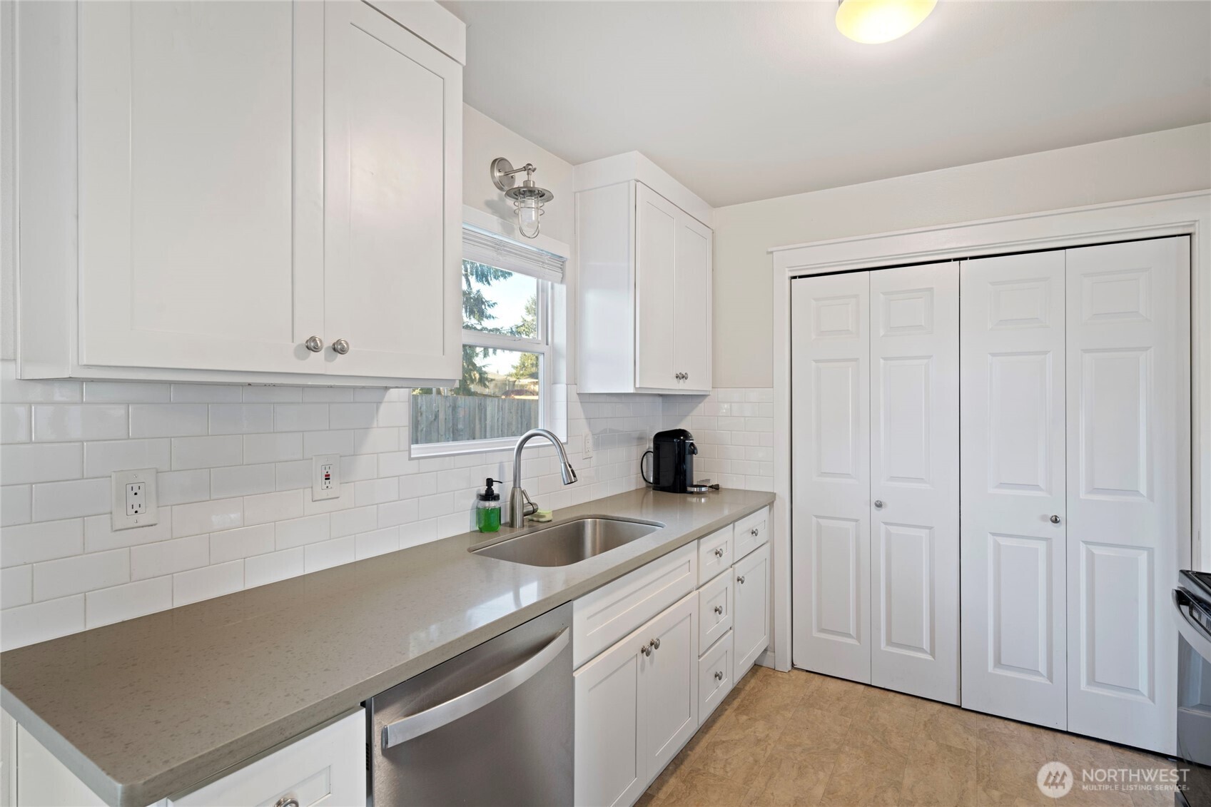 12162 Ainsworth Avenue S