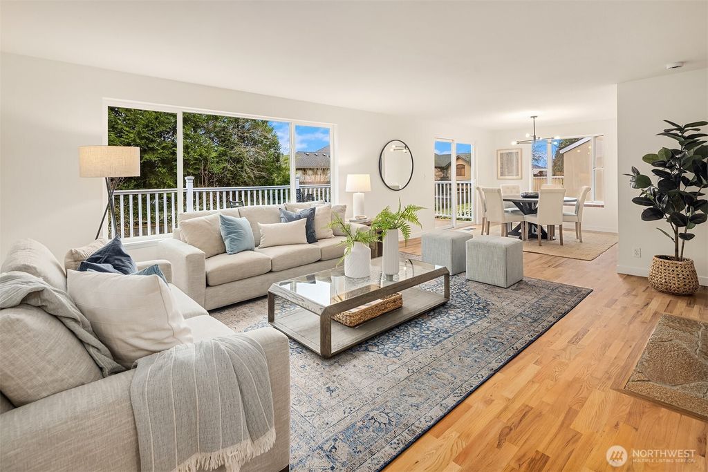 Photo of 7401 NE 121st Street, Kirkland, WA 98034 (MLS # 2346764)