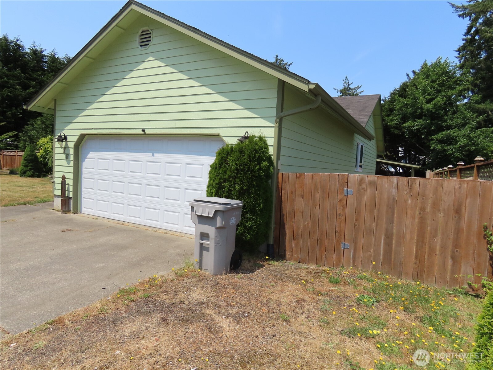 526 W Newell Avenue