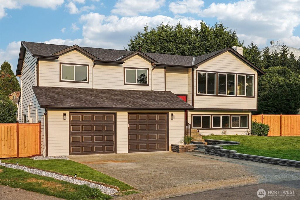 Photo of 5318 s 301st ct Ct, Auburn, WA 98001 (MLS # 2422811)