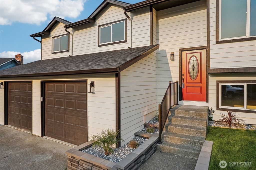 Photo of 5318 s 301st ct Ct, Auburn, WA 98001 (MLS # 2422811)