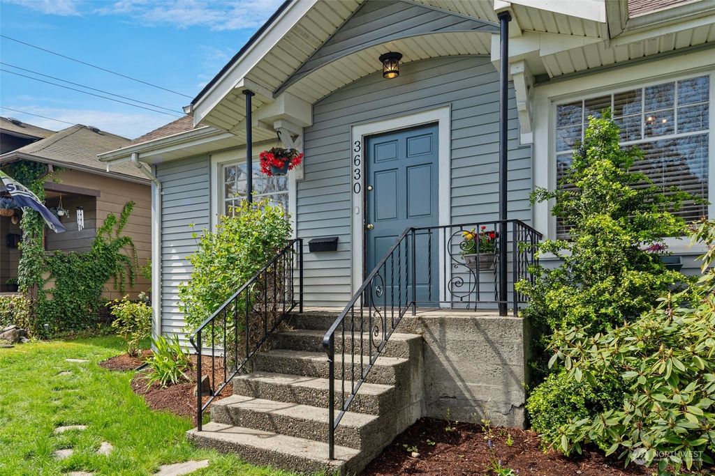 Photo of 3630 Rockefeller Avenue, Everett, WA 98201 (MLS # 2223940)