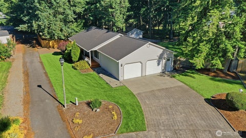 Photo of 506 Nieland Loop SE, Rainier, WA 98576 (MLS # 2543717)