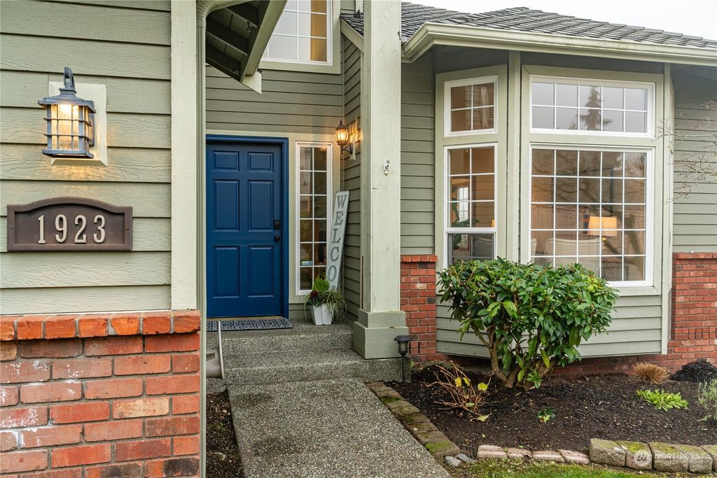 Photo of 1923 Clover Place, Mukilteo, WA 98275 (MLS # 2315161)
