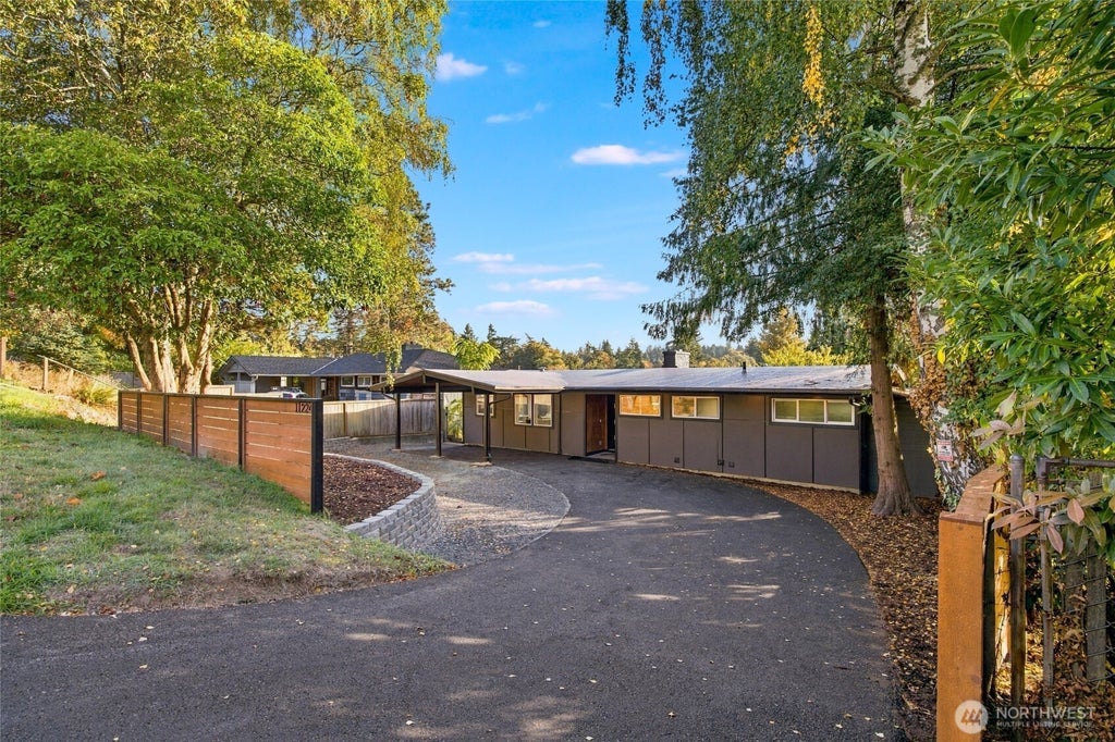 Photo of 11224 35th Avenue SW, Seattle, WA 98146 (MLS # 2592536)