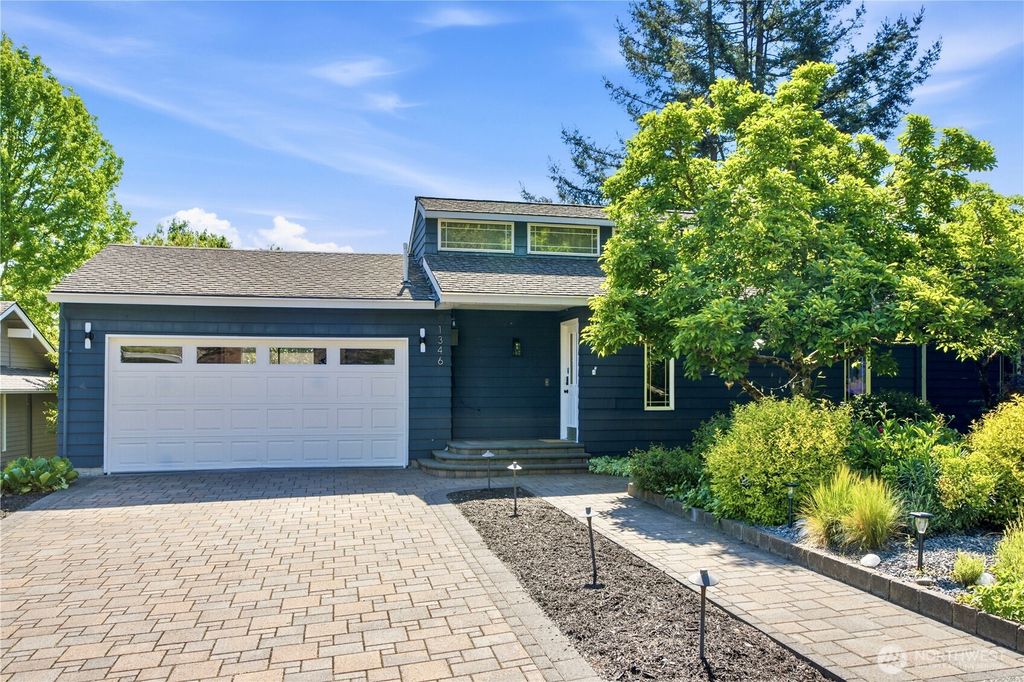 Photo of 1346 177th Avenue NE, Bellevue, WA 98008 (MLS # 2529112)