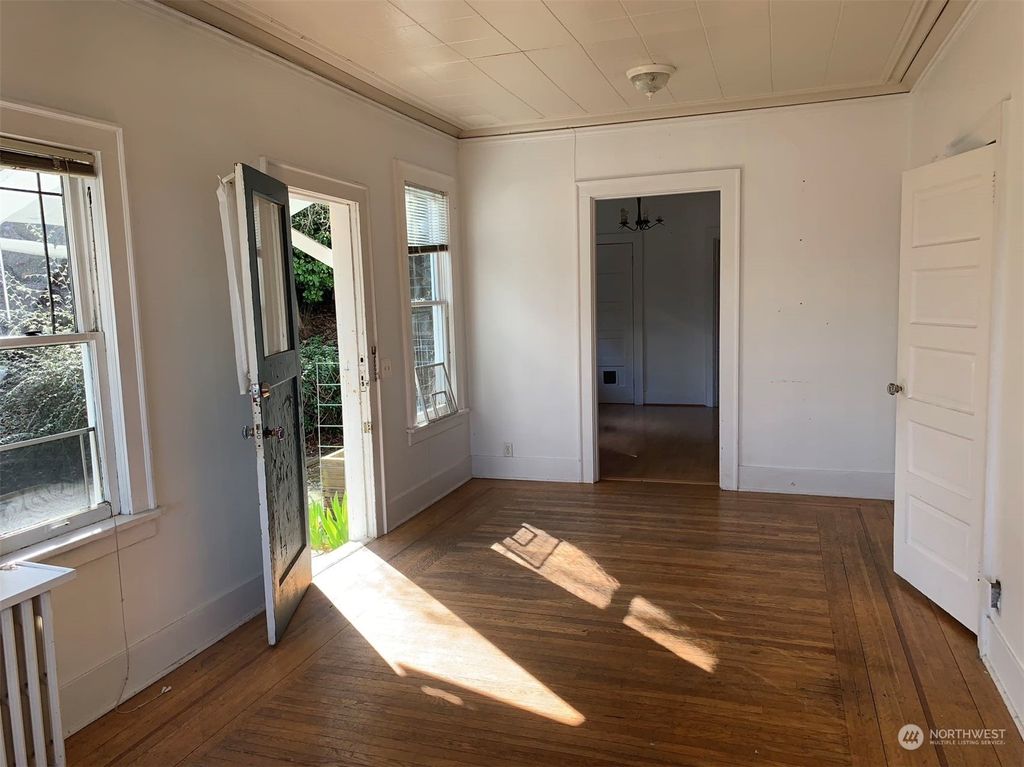 Photo of 1249 5th Avenue N, Seattle, WA 98109 (MLS # 2056157)