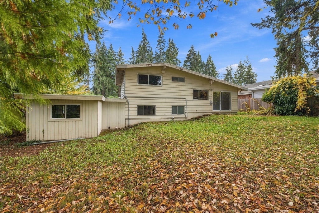 Photo of 14234 SE 14th Street, Bellevue, WA 98007 (MLS # 2599509)