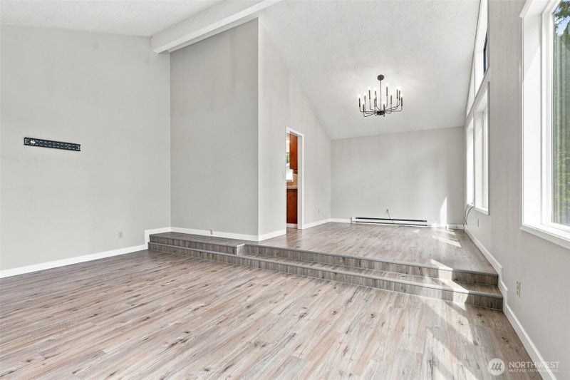 325 Rollingwood Drive