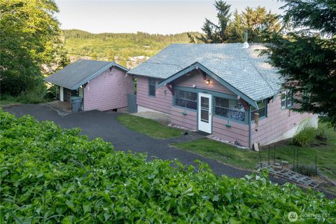 Photo of 540 View Court, Hoquiam, WA 98550 (MLS # 2539338)
