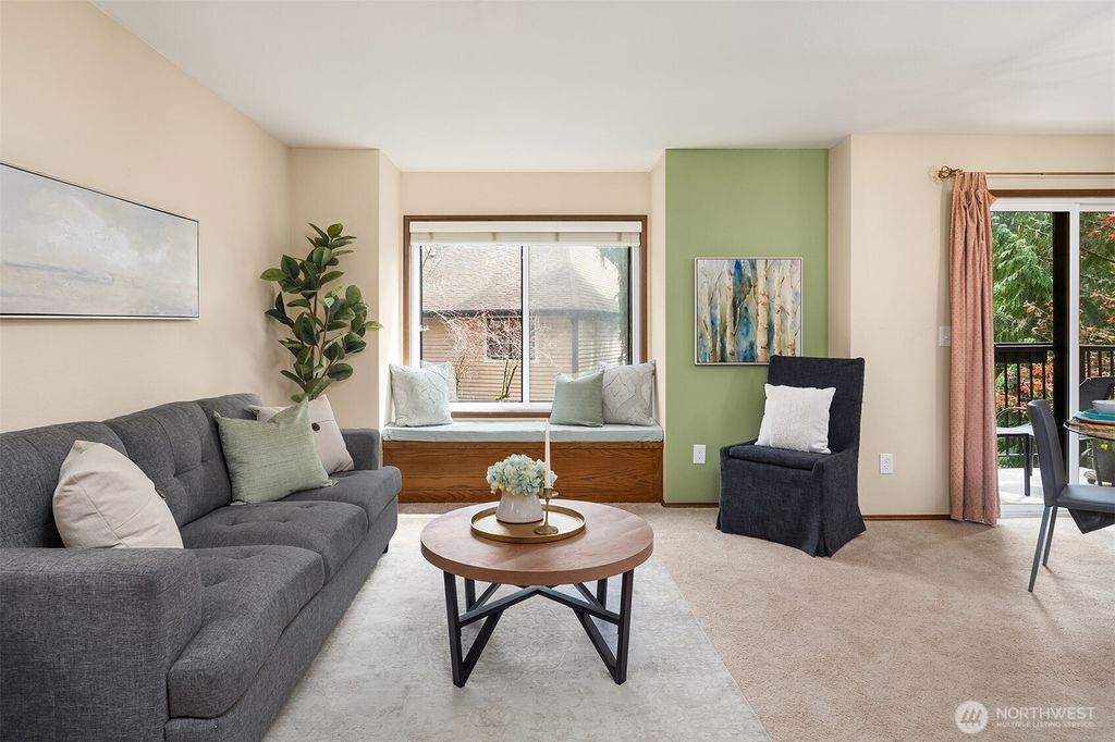 Photo of 17427 NE 88th Place, Redmond, WA 98052 (MLS # 2507968)