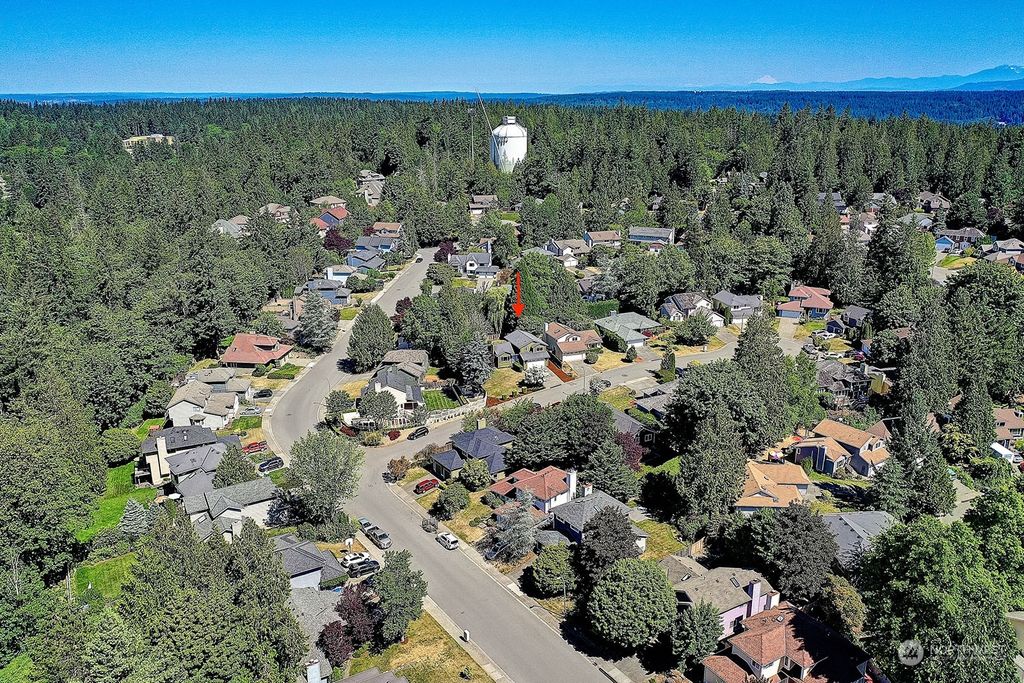 Photo of 22112 NE 9th Place, Sammamish, WA 98074 (MLS # 2073452)