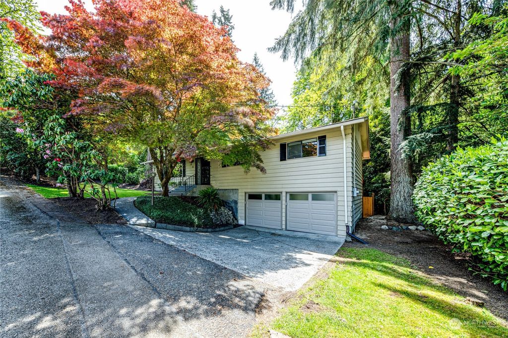 Photo of 406 47th Street SE, Everett, WA 98203 (MLS # 2239150)