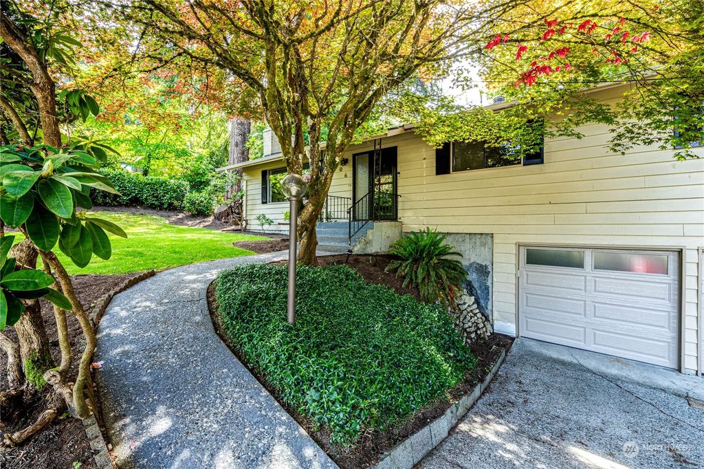 Photo of 406 47th Street SE, Everett, WA 98203 (MLS # 2239150)