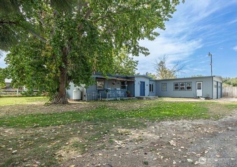 Photo of 2816 S Cedar Street, Kennewick, WA 99337 (MLS # 2432437)