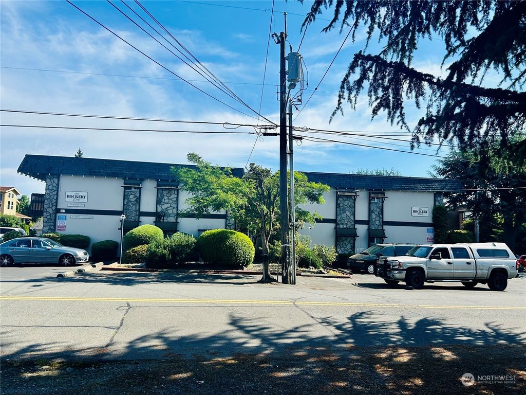 Photo of 15510 6th Avenue SW, Burien, WA 98166 (MLS # 2133137)