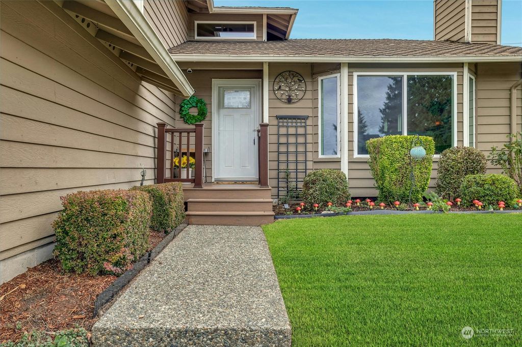 Photo of 12321 45th Avenue SE, Everett, WA 98208 (MLS # 2291852)