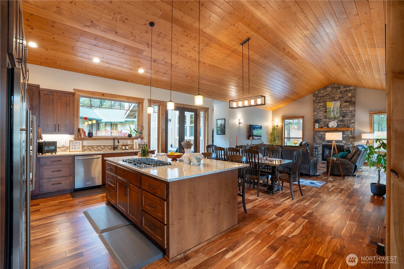 Leavenworth, Washington, 98826, United States, 3 Bedrooms Bedrooms, ,2 BathroomsBathrooms,Residential,Active,2017515