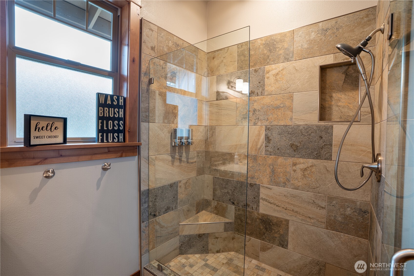 Leavenworth, Washington, 98826, United States, 3 Bedrooms Bedrooms, ,2 BathroomsBathrooms,Residential,Active,2017515