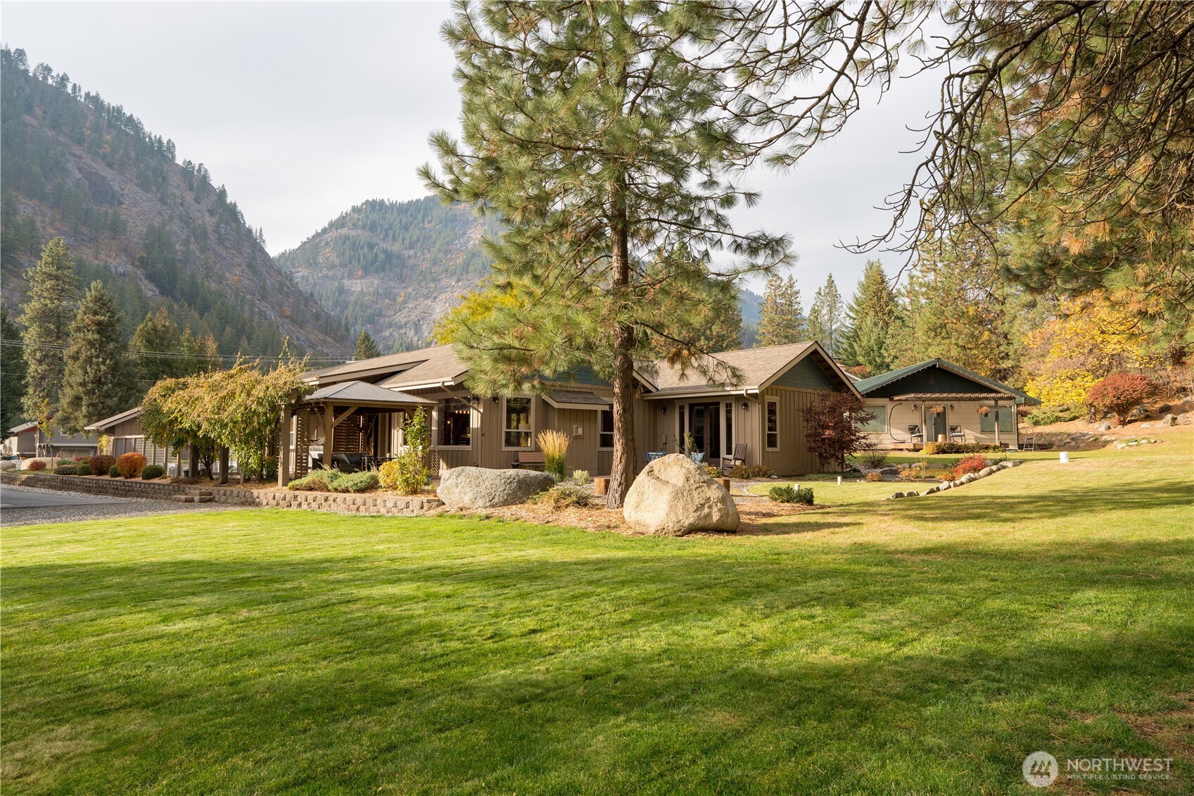 Leavenworth, Washington, 98826, United States, 3 Bedrooms Bedrooms, ,2 BathroomsBathrooms,Residential,Active,2017515