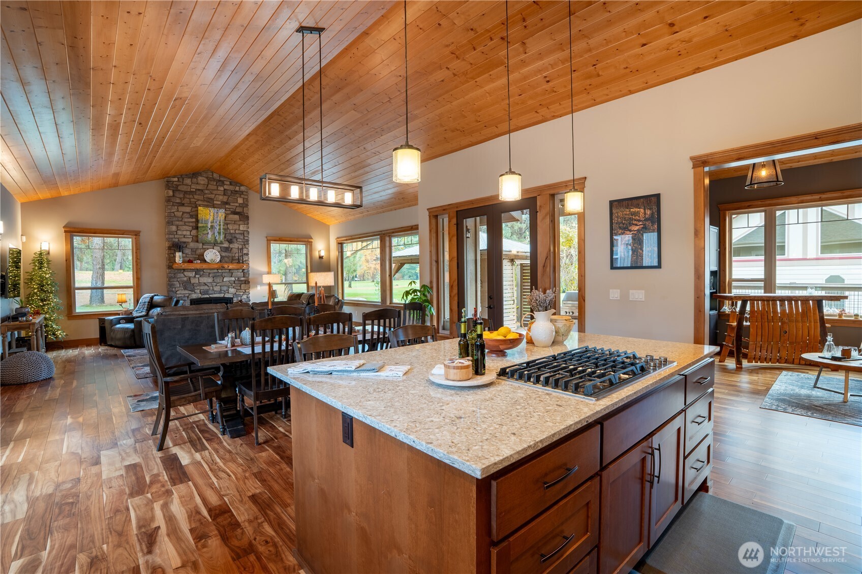 Leavenworth, Washington, 98826, United States, 3 Bedrooms Bedrooms, ,2 BathroomsBathrooms,Residential,Active,2017515