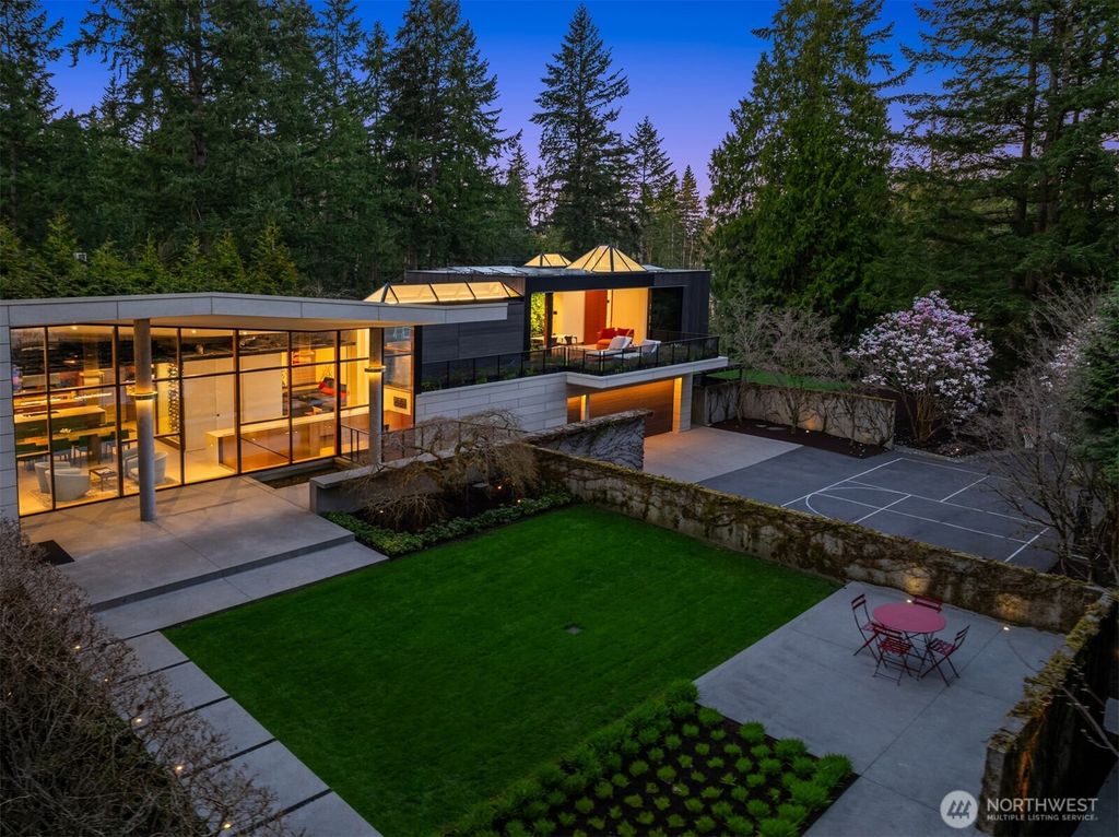 Photo of 4445 140th Avenue NE, Bellevue, WA 98005 (MLS # 2499688)