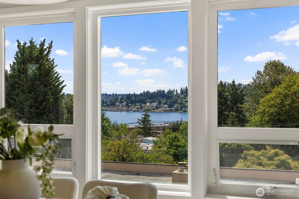 Photo of 11630 100th Avenue NE #B319, Kirkland, WA 98034 (MLS # 2537435)