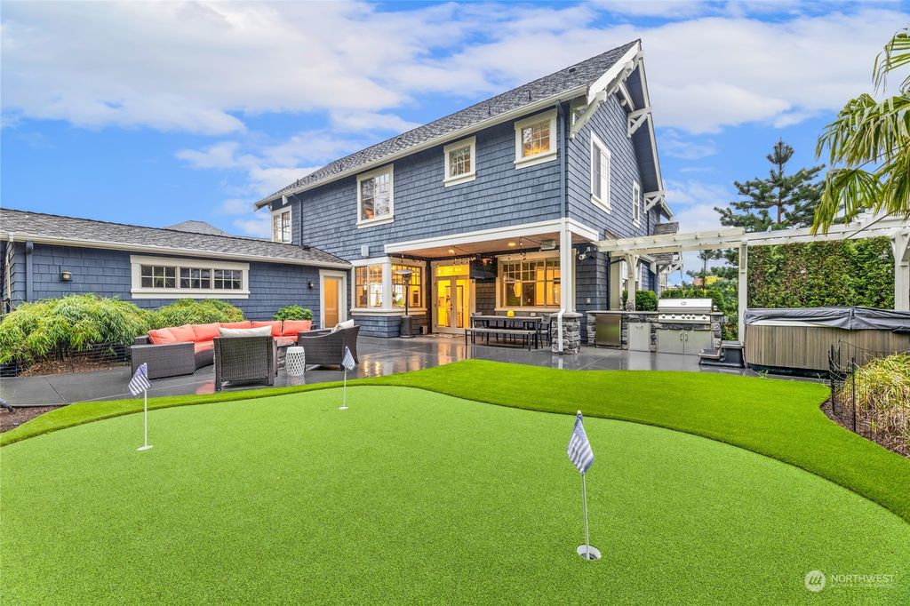 Photo of 3019 NE Harrison Drive, Issaquah, WA 98029 (MLS # 2063647)