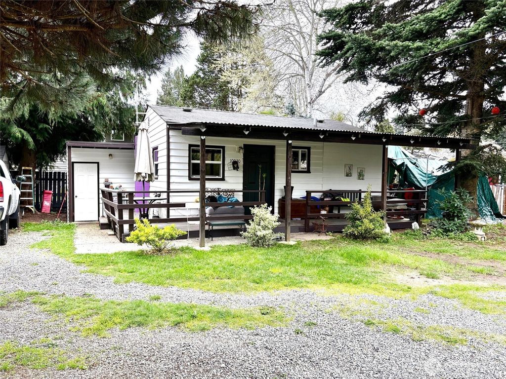 Photo of 10030 30th Avenue SW, Seattle, WA 98146 (MLS # 2508259)