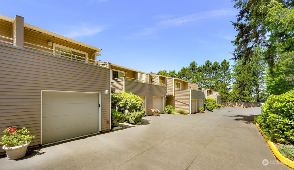 Photo of 11808 NE 80th Street #2, Kirkland, WA 98033 (MLS # 2126295)