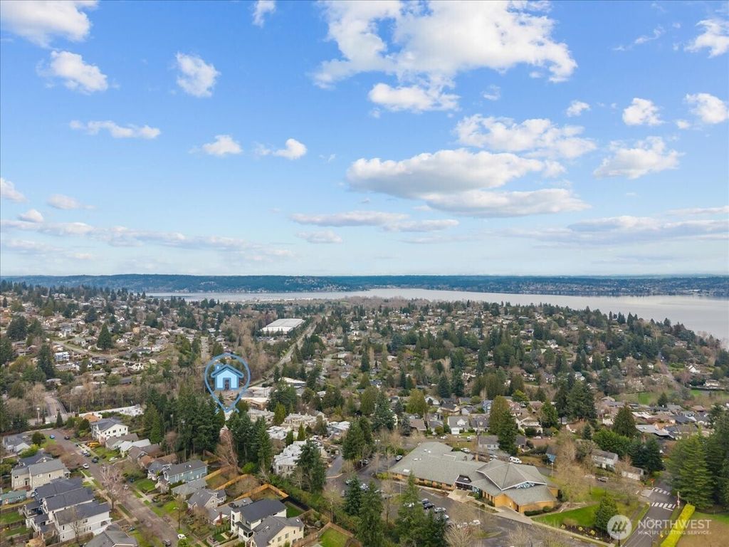 Photo of 5225 50th Avenue NE #206, Seattle, WA 98105 (MLS # 2490520)