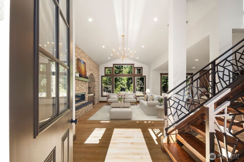 Photo of 250 Wanawish Loop, Cle Elum, WA 98922 (MLS # 2505973)