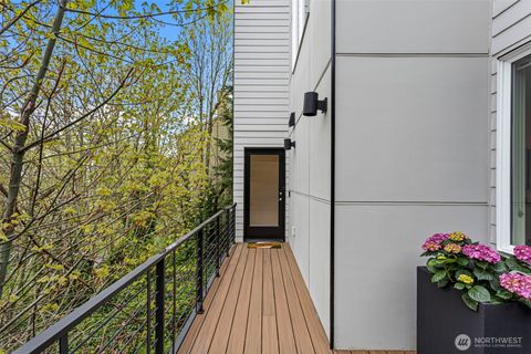 2314 Thorndyke Avenue W E Seattle WA 98199