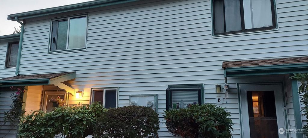 Photo of 1820 SW 318th Place #26B, Federal Way, WA 98023 (MLS # 2182043)