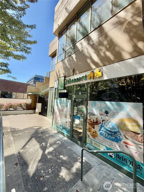 Photo of 4727 University Way NE, Seattle, WA 98105 (MLS # 2425708)