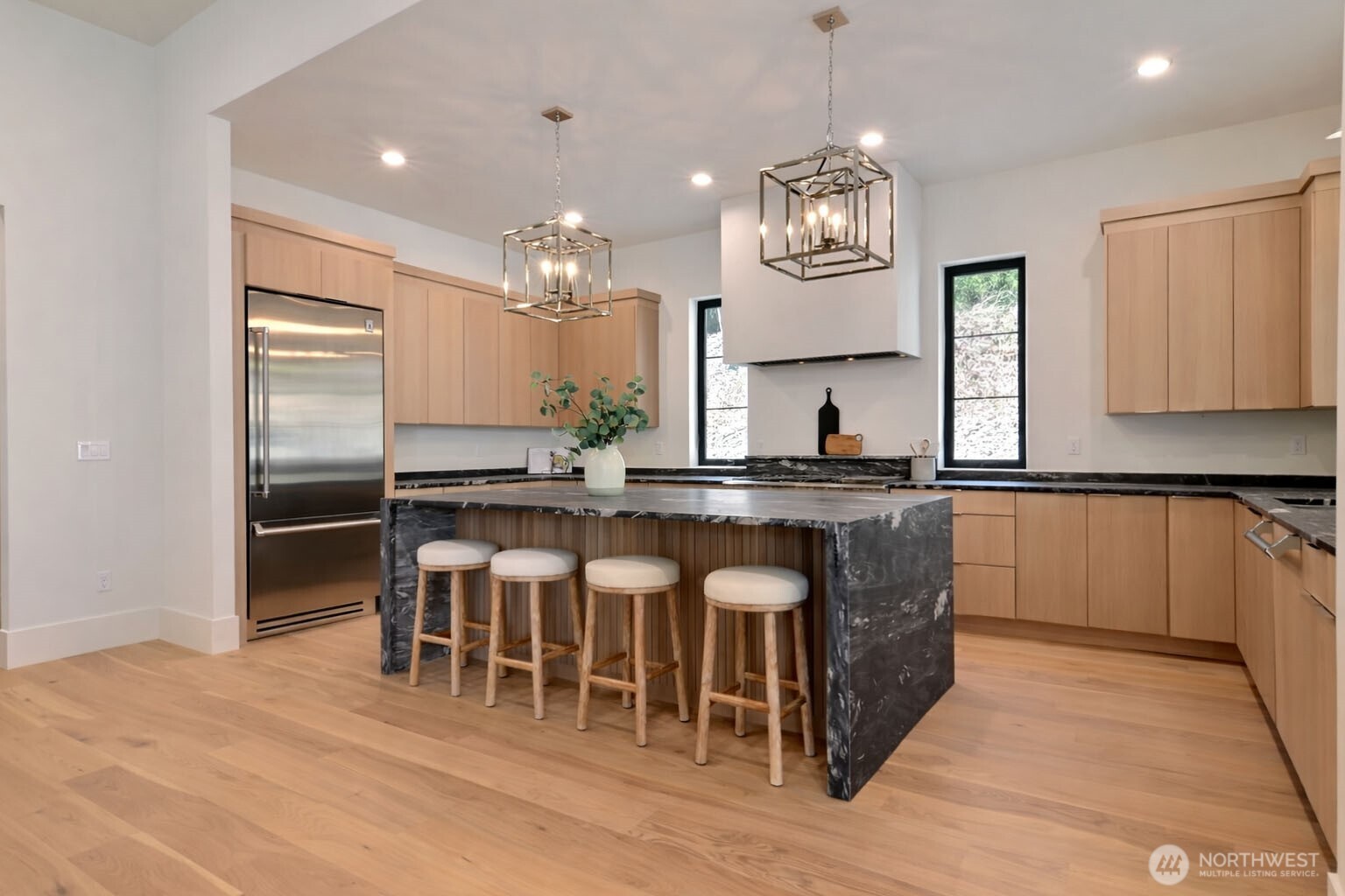 275 Island Boulevard