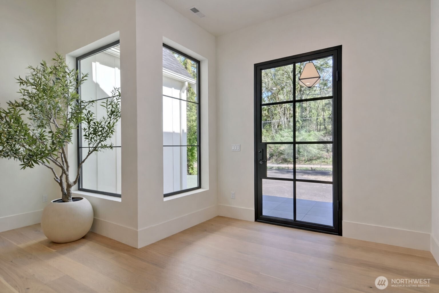 275 Island Boulevard