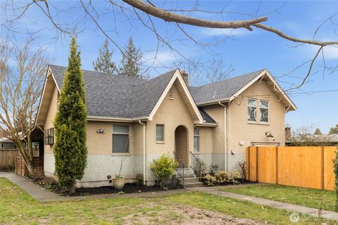 2010 13th Avenue NW Puyallup WA 98371