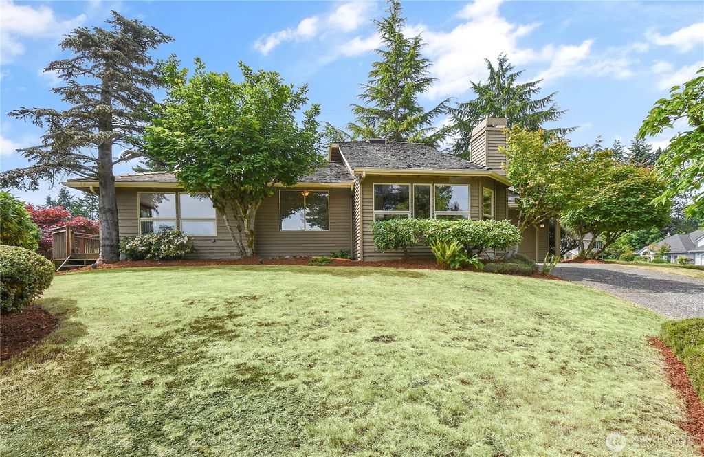 Photo of 16901 SE 45th Street, Bellevue, WA 98006 (MLS # 2433453)