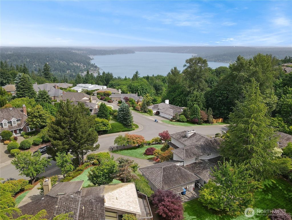 Photo of 16901 SE 45th Street, Bellevue, WA 98006 (MLS # 2433453)