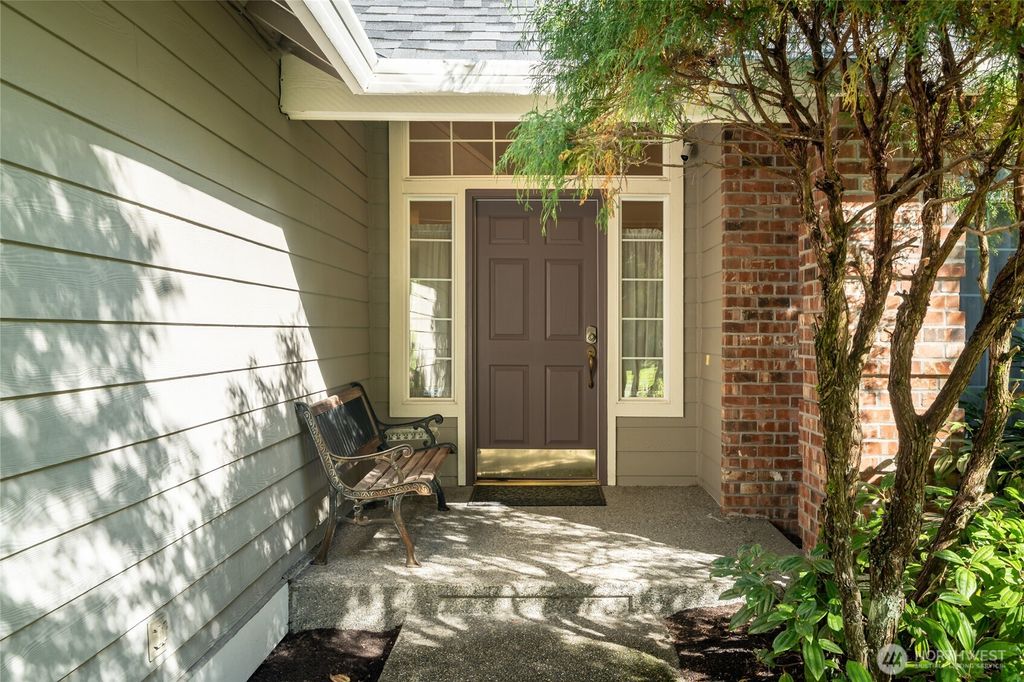 Photo of 625 191st Street SW, Lynnwood, WA 98036 (MLS # 2436062)