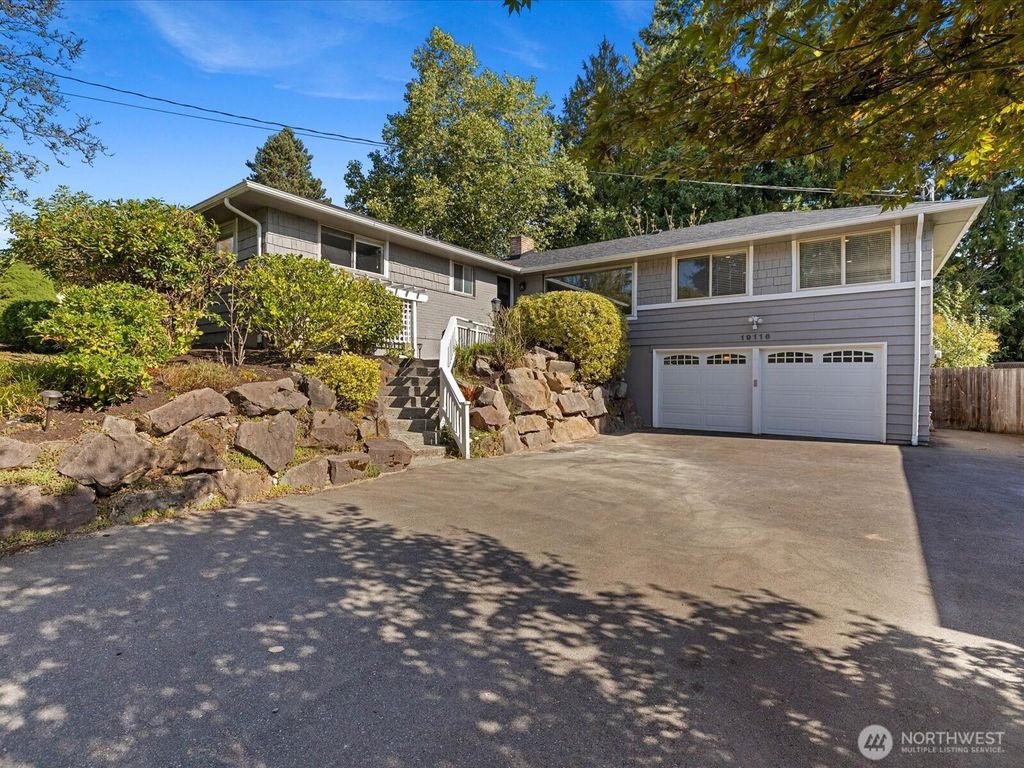 Photo of 19116 106th Avenue NE, Bothell, WA 98011 (MLS # 2442272)