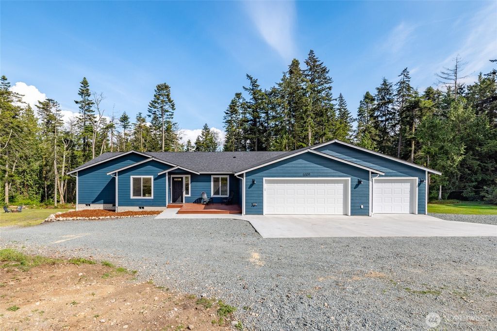 Photo of 6809 Carolina Street, Anacortes, WA 98221 (MLS # 2525988)