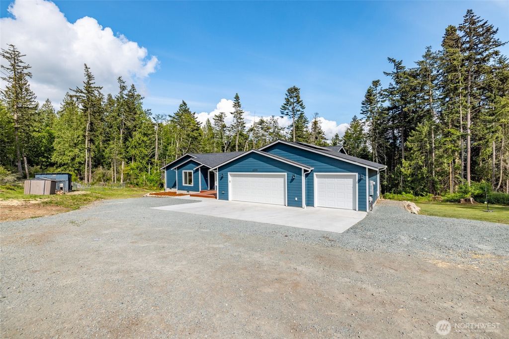 Photo of 6809 Carolina Street, Anacortes, WA 98221 (MLS # 2525988)