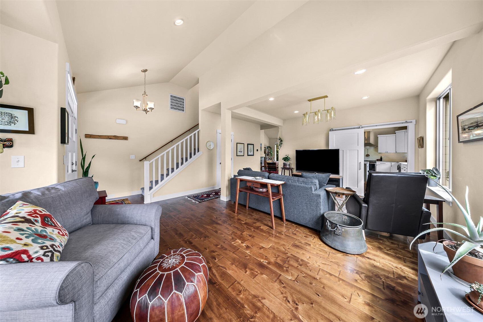 697 Chuckanut Drive N